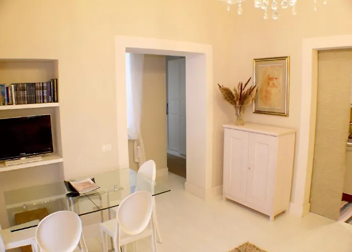 White شقة *