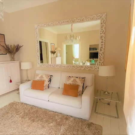 White Apartament