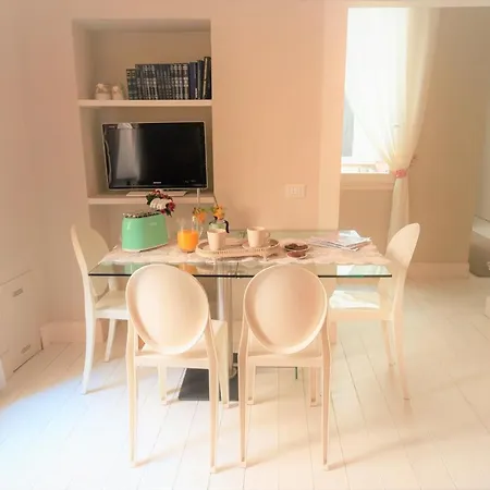 White Apartament *