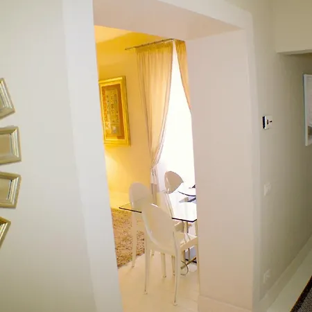 Apartament White